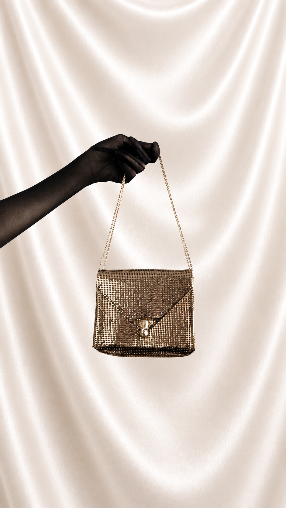 No. 32 Gold Metal Mesh Envelope Bag
