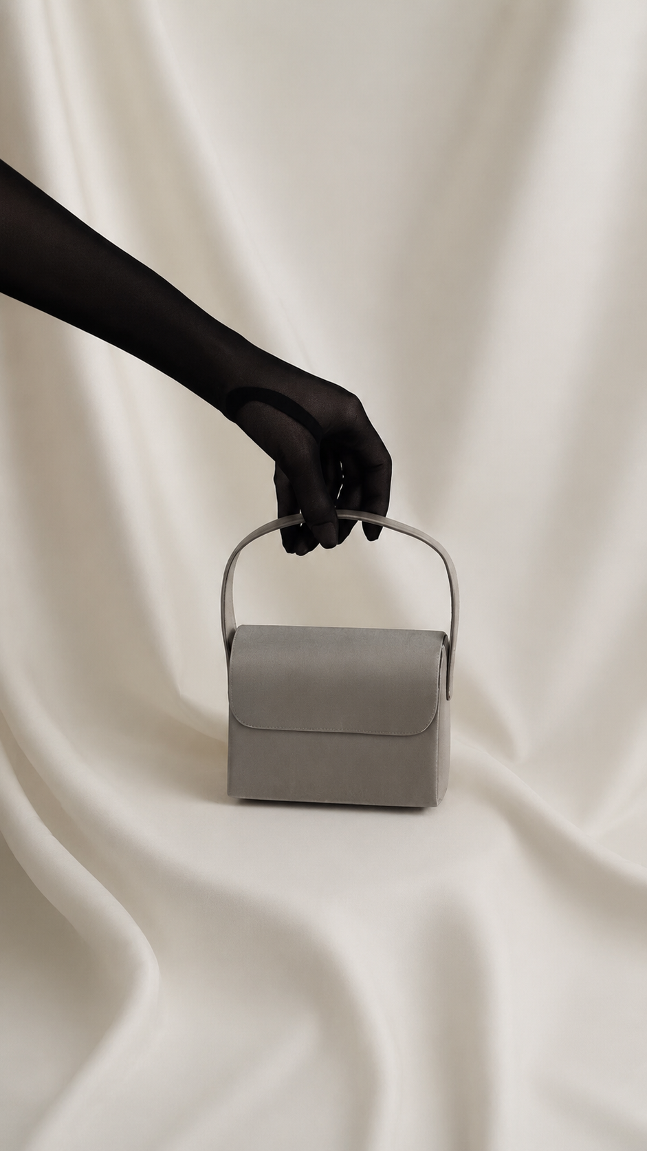 No. 06 The Champagne Lady Bag